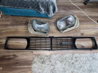 Predne svetla Skoda 105s + maska