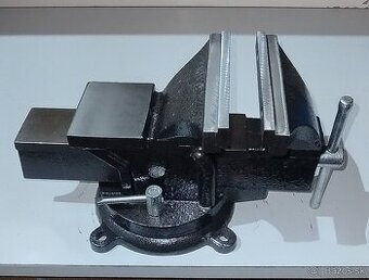 Predám otočný zverák 150mm