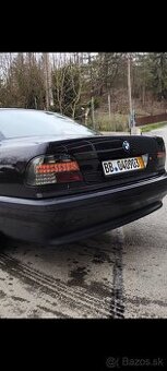 Zadné svetlá BMW e38