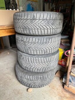Predám zimné gumy nexen 225/45 r17