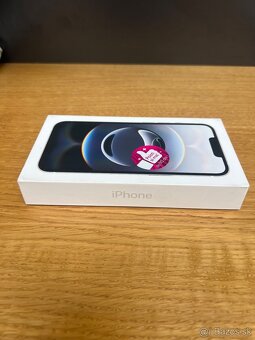 Predám iPhone 16E WHITE 256GB, NEROZBALENÝ, ZARUKA, VOLNY