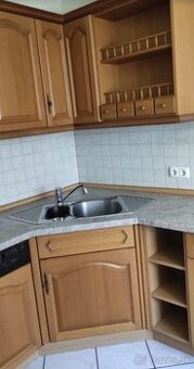 Velká dubová kuchyně se spotřebiči,4847