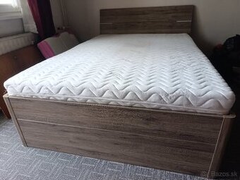 Posteľ s LED osvetlením 140x200