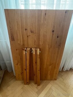 Kuchynsky Dreveny stol plus 4x stolicky