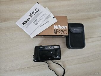 Predam vintage fotoaparát Nikon AF 220