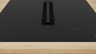 Indukčná varná doska s integrovaným odsávaním Bosch PVS611B1