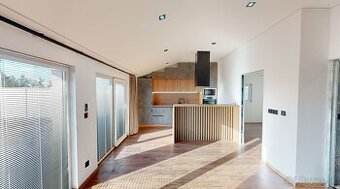 Stavebný pozemok so stavebným povolením s 2 - izbovým rodinn - 1