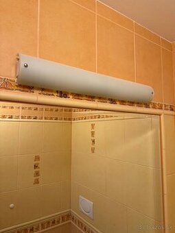 Nástenná lampa do kúpeľne