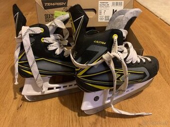 Hokejové korcule Tempish Ultra ZR 39