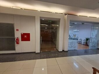 Obchodný priestor v OC IDEA, prízemie – 20 m2, Nad jazerom