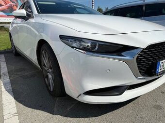 Predám nárazník na Mazdu 3.