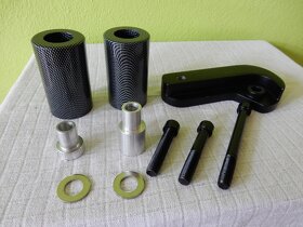 Suzuki gsxr 600 750  padáky sliadery