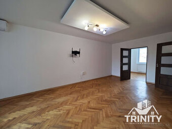 Na prenájom 3-izbový byt s balkónom v Nových Zámkoch