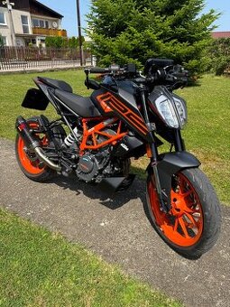 KTM Duke 125 2023 TOP stav + 900€ DOPLNKY