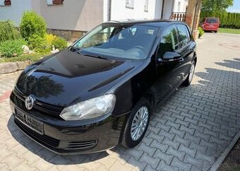 Volkswagen Golf 1,4i VI serviska , klima , benzín manuál