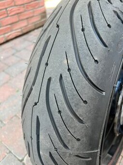 Michelin pilot road 4 (zadná / nova)