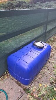 predám plastovú nádrž na pitnú vodu...