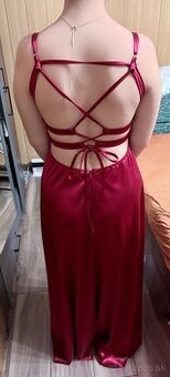 Predám dlhé červené šaty, veľkosť L