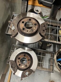 Predné brzdy 5x100 VW golf 4 Octavia 1 Fabia