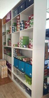 Regály - so sklenenými policami