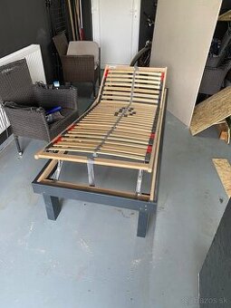 Polohovatelné lehátko