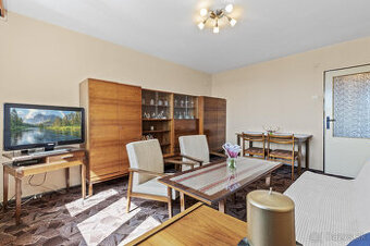 Zaujímavý 3-izbový byt 67 m2 s veľkým potenciálom – ul. Kozm