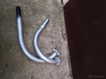 Kolená výfukov s maticami Jawa 250/353 kyvačka