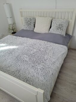 Hemnes Ikea manželská postel
