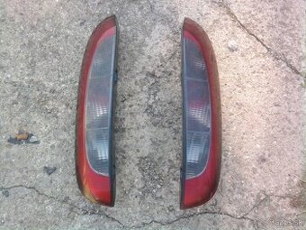 Predam na Opel corsa C zadne svetla