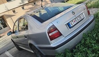 Oktavia 1.6 benzin 74kw nova ek.