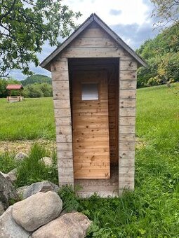 Záhradný domček na náradie, alebo suché wc