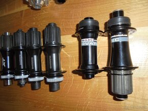 Novatec Boost + Sh.XT + Sh. Alivio 12x142 mm. + Predné 15x10