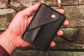 Kožená minimalistická peňaženka - čierna