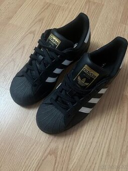 Cierne adidas superstar