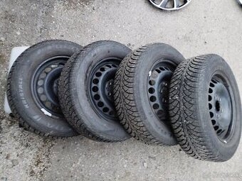 Predám plechové disky plus zimné pneu 195/65R15