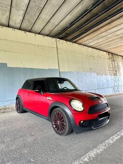 Mini Cooper S 1.6 Turbo 128 kW – Po servise – TOP výbava