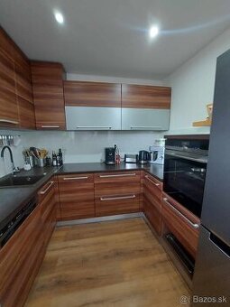 🏡 Na predaj alebo výmenu: Dvojgeneračný rodinný dom v Holíč