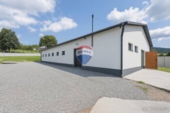 Perspektívna budova s pozemkom 2348m2, pri Hanušovciach nad