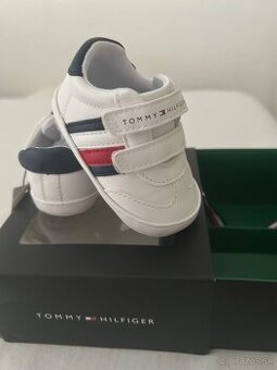 Tommy Hilfiger capačky vel. 17