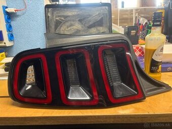 Predam zadné svetlo na Ford Mustang