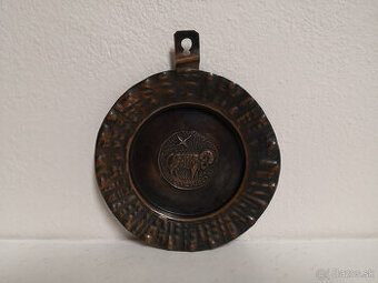 Bronzový nástenný tanier zo znamením barana
