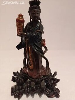 Starožitná soška z takeového dřeva