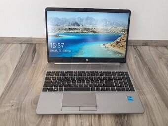 HP 250 G8 i5-1135 G7,16GB DDR4, 15.6 LED Full HD, WIN 11