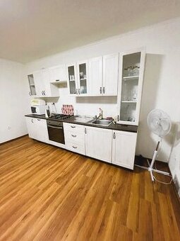 Na prenájom 3. izbový rodinný dom v Lozorne.