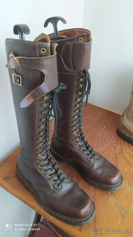 Kúpim - vyměním staré vysoké šněrovací boty -vel.asi č.40.