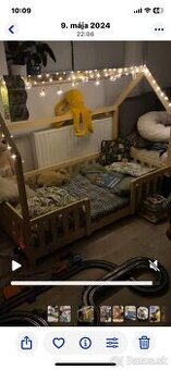 Posteľ v tvare domčeka