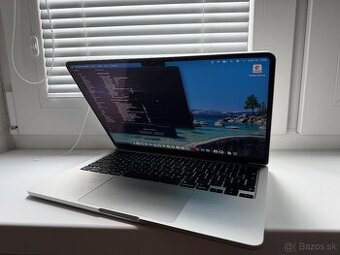 MacBook Air 13" M3 8/256GB