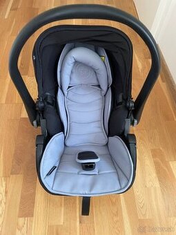 Predam vajicko do auta.