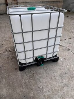 PREDÁM IBC NÁDRŽE 1000L