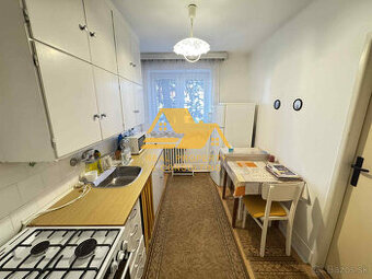 Prenajmem 3 izbový byt s parkovaním v centre v Nových Zámkoc